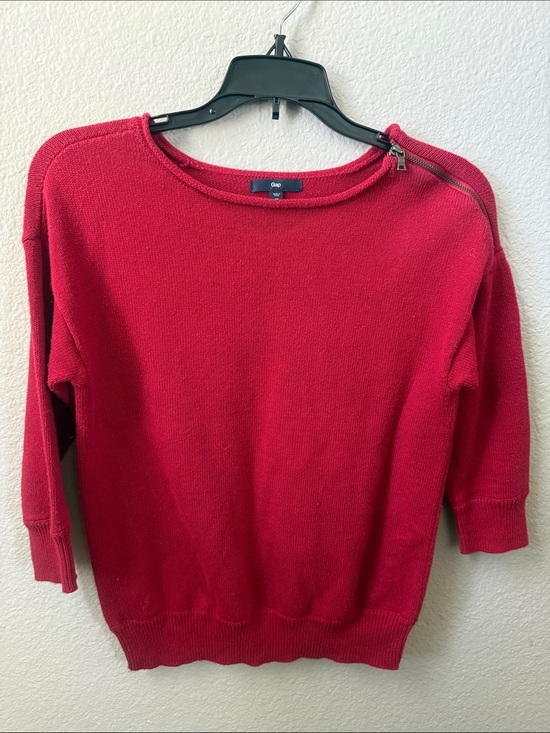 GAP Sweaters - GAP Red Y2K Casual Women's Lightweight Crewneck Sweater with Shoulder Zip